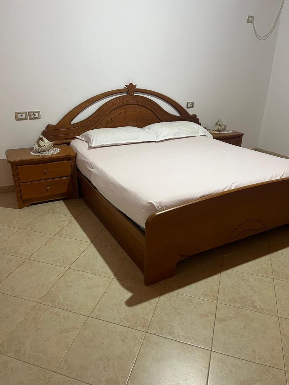Hotel Nori House à Vlorë Extérieur photo