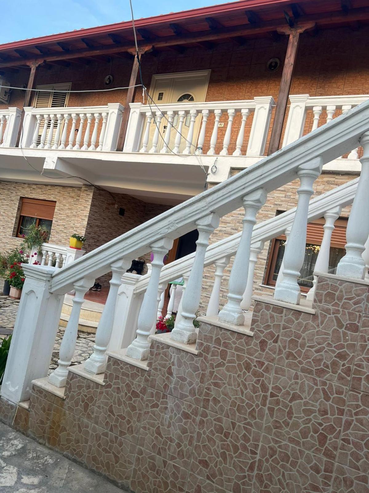 Hotel Nori House à Vlorë Extérieur photo